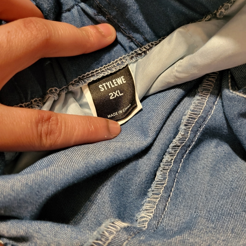 Pants with butterfly end